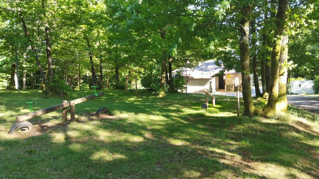 Complexe Touristique La Montagne Limousine Campsite *